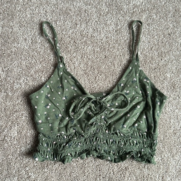 Aeropostale Tops - Aéropostale Green Floral Crop Top